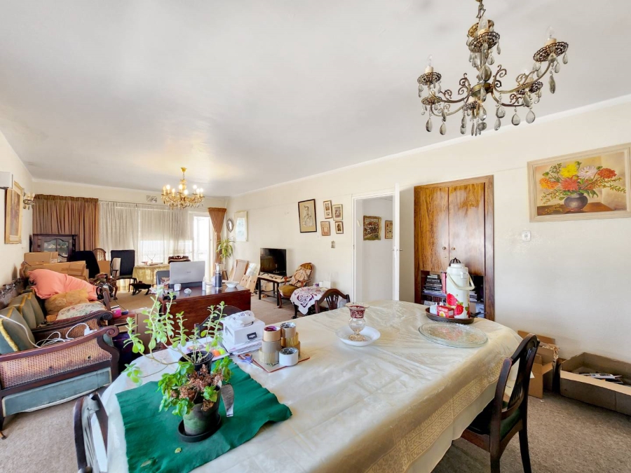 2 Bedroom Property for Sale in Sea Point Western Cape
